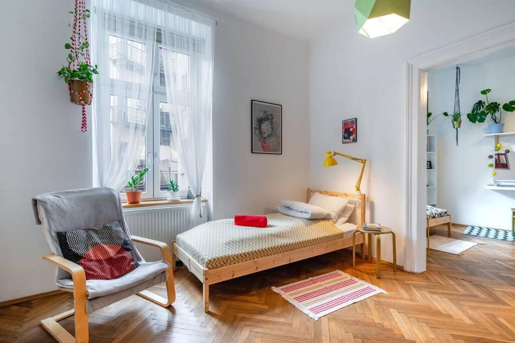 Blue Peace-apartment With Free Parking In Center For 1-6 People Cracovia