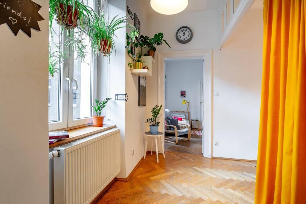 Apartamento Blue Peace-apartment With Free Parking In Center For 1-6 People